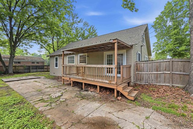 1117 Weems St, Conway, AR 72034