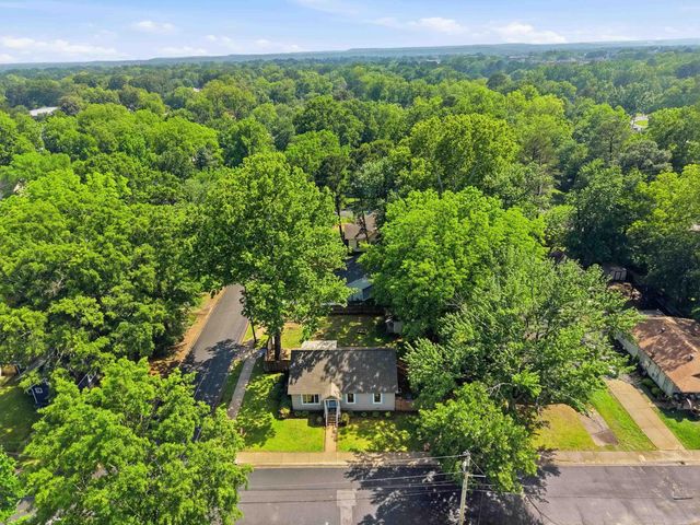 1117 Weems St, Conway, AR 72034