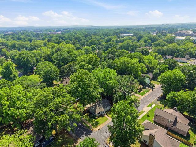 1117 Weems St, Conway, AR 72034