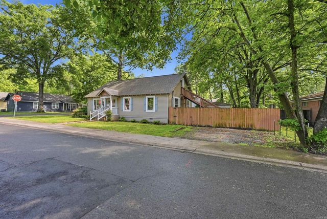 1117 Weems St, Conway, AR 72034