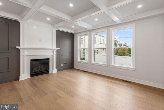 1975 WEST AVE, Conshohocken, PA 19428