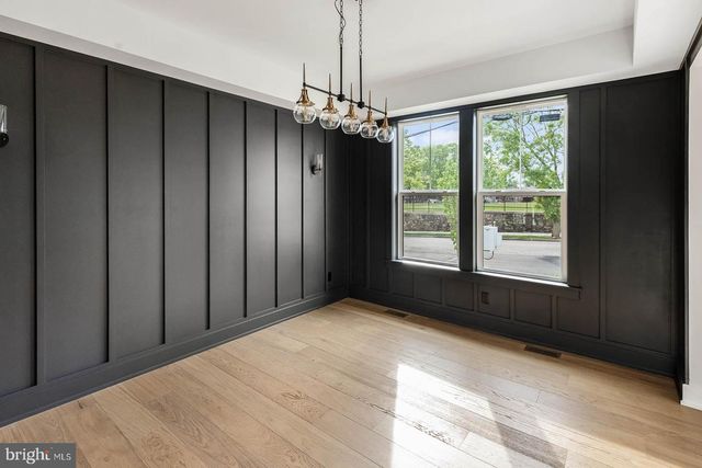 1975 WEST AVE, Conshohocken, PA 19428