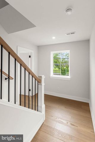 1975 WEST AVE, Conshohocken, PA 19428