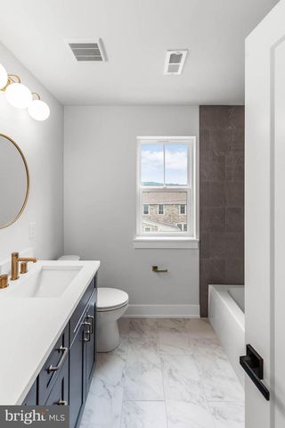 1975 WEST AVE, Conshohocken, PA 19428