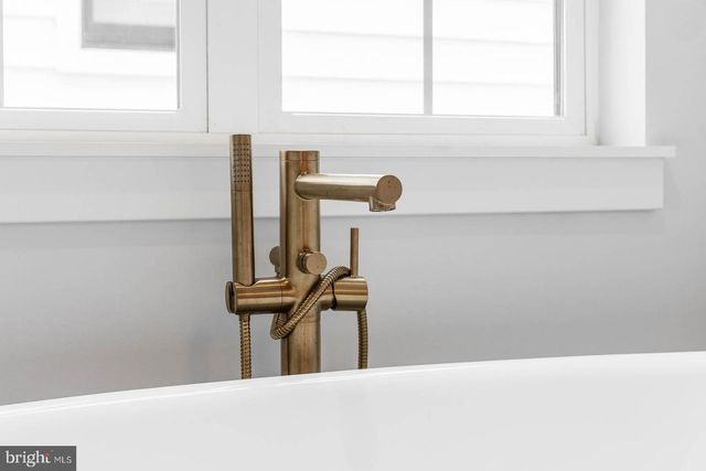 1975 WEST AVE, Conshohocken, PA 19428