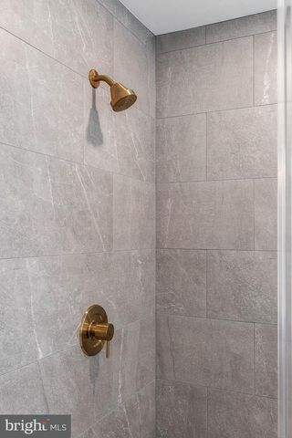 1975 WEST AVE, Conshohocken, PA 19428