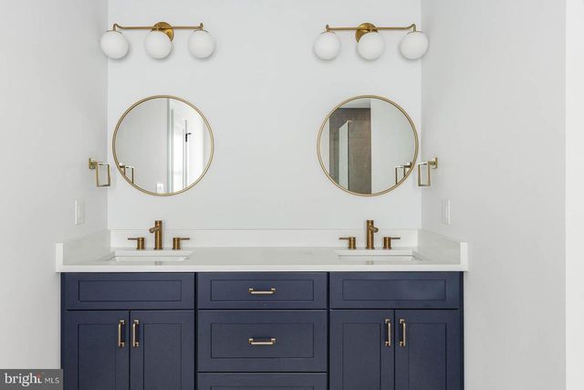 1975 WEST AVE, Conshohocken, PA 19428