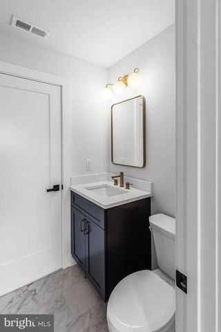 1975 WEST AVE, Conshohocken, PA 19428