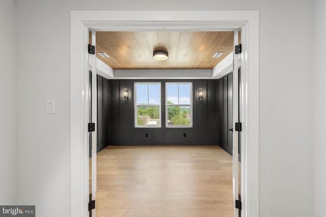 1975 WEST AVE, Conshohocken, PA 19428