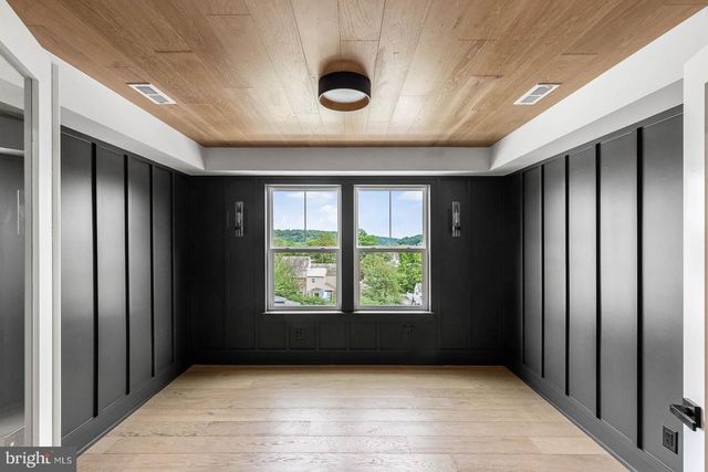 1975 WEST AVE, Conshohocken, PA 19428