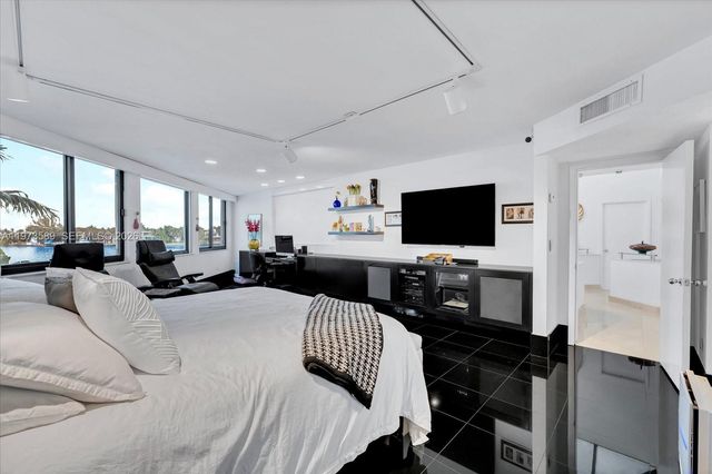 279 N Hibiscus Dr 0, Miami Beach, FL 33139