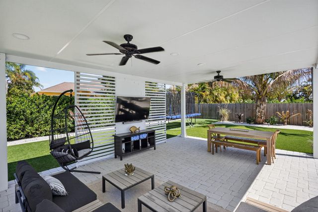 4415 River Pines Court, Tequesta, FL 33469