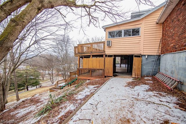 32 Ashwood Place, Vienna, WV 26105