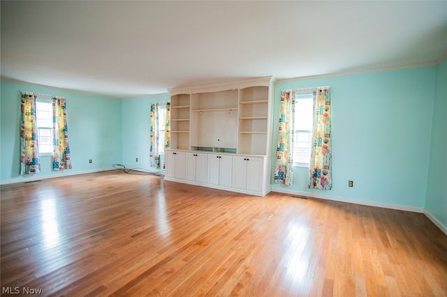 32 Ashwood Place, Vienna, WV 26105