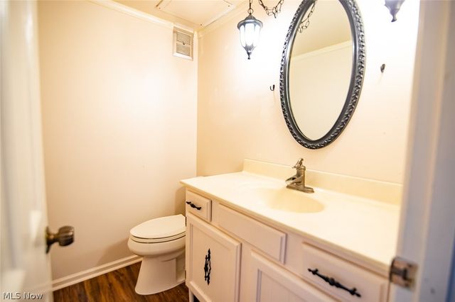 32 Ashwood Place, Vienna, WV 26105