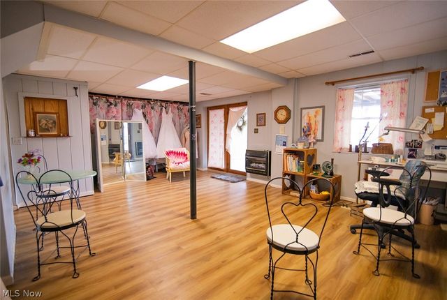 32 Ashwood Place, Vienna, WV 26105