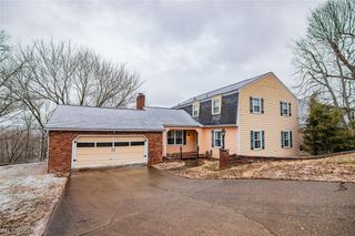 32 Ashwood Place, Vienna, WV 26105