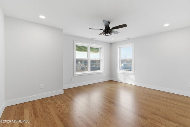 54 W Washington Avenue, Atlantic Highlands, NJ 07716