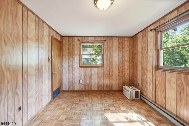 16 Allegheny Ave, West Milford Twp., NJ 07480