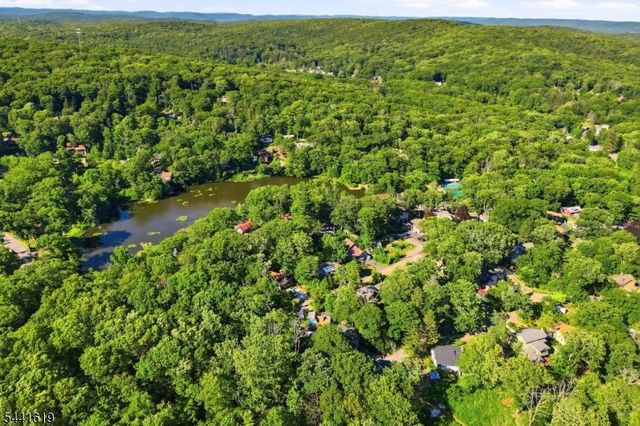 16 Allegheny Ave, West Milford Twp., NJ 07480