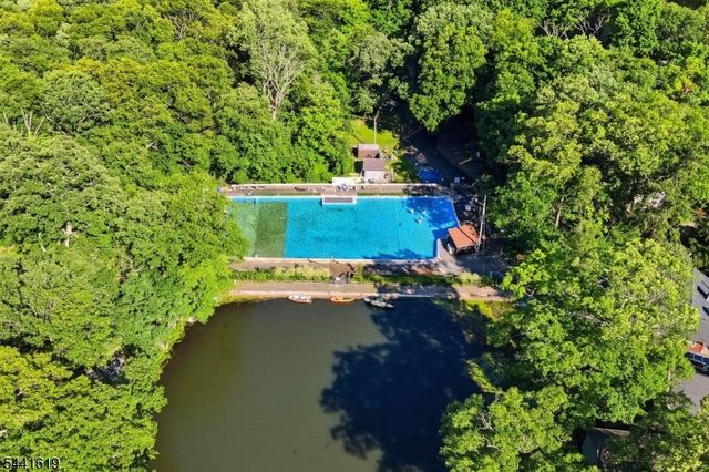 16 Allegheny Ave, West Milford Twp., NJ 07480