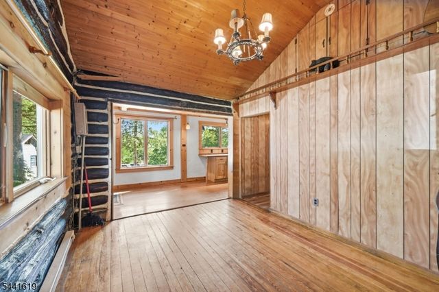 16 Allegheny Ave, West Milford Twp., NJ 07480
