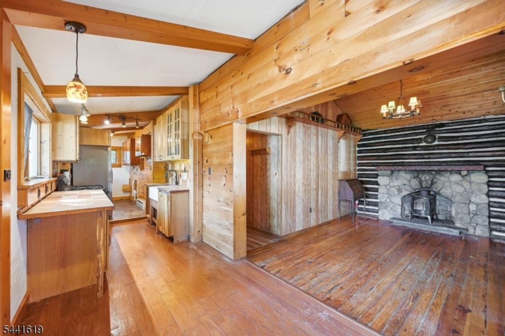 16 Allegheny Ave, West Milford Twp., NJ 07480