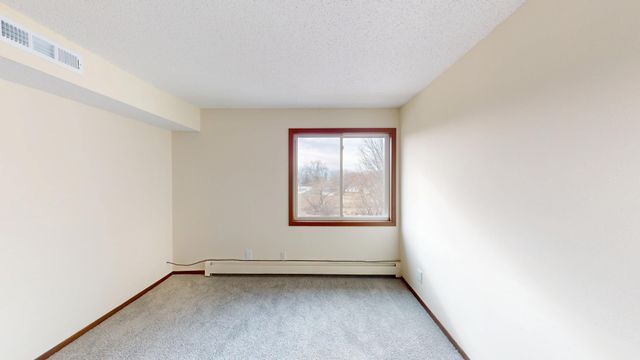 4710 58th Avenue N 301, Crystal, MN 55429