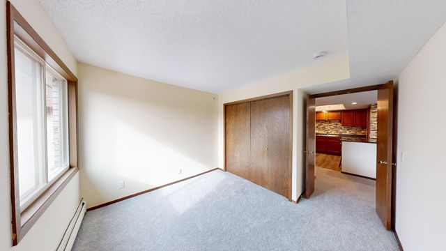 4710 58th Avenue N 301, Crystal, MN 55429