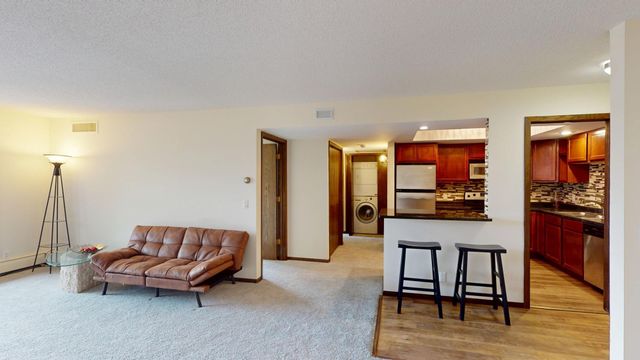 4710 58th Avenue N 301, Crystal, MN 55429