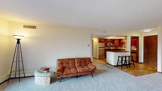 4710 58th Avenue N 301, Crystal, MN 55429