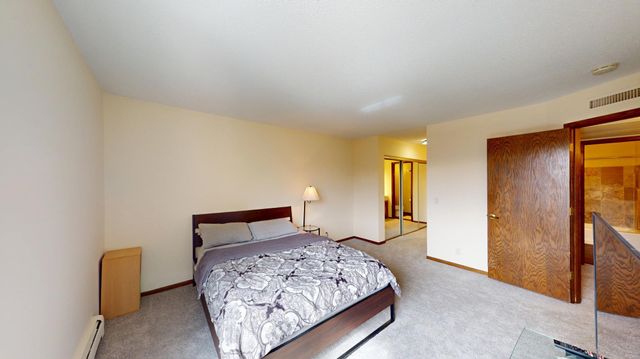 4710 58th Avenue N 301, Crystal, MN 55429