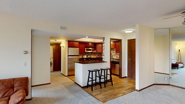 4710 58th Avenue N 301, Crystal, MN 55429