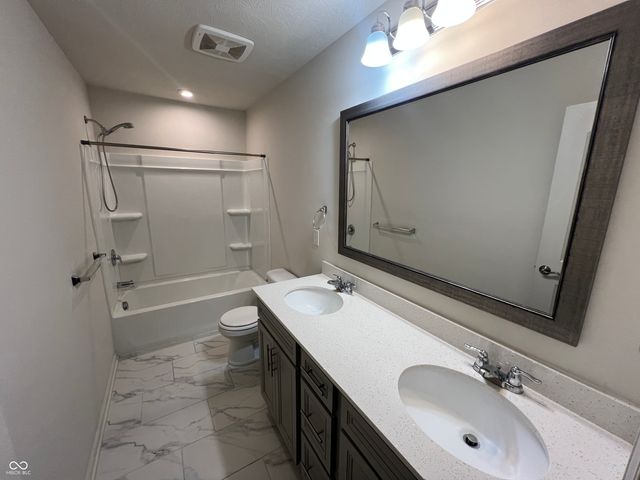 5374 Noble Crossing Parkway W, Noblesville, IN 46062