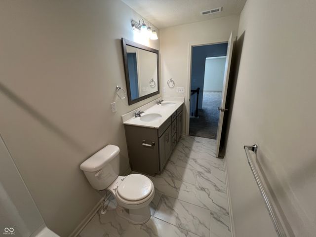 5374 Noble Crossing Parkway W, Noblesville, IN 46062