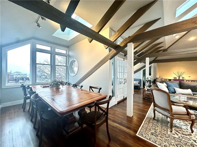 10 Young Street 3, Newport, RI 02840