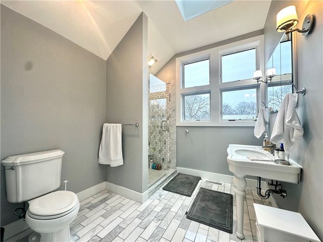 10 Young Street 3, Newport, RI 02840