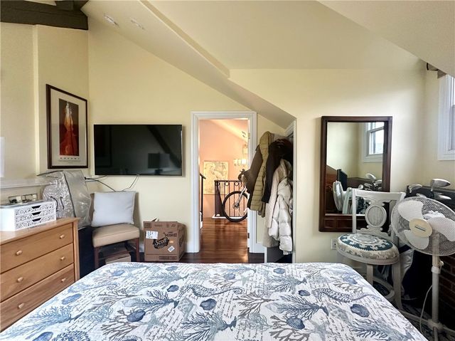 10 Young Street 3, Newport, RI 02840