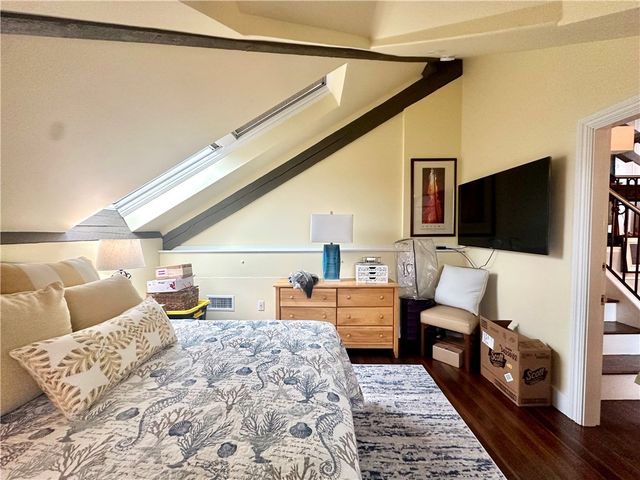 10 Young Street 3, Newport, RI 02840