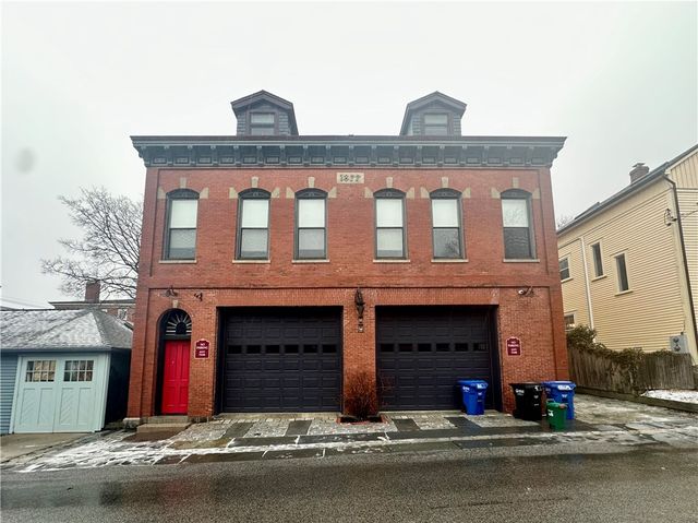 10 Young Street 3, Newport, RI 02840