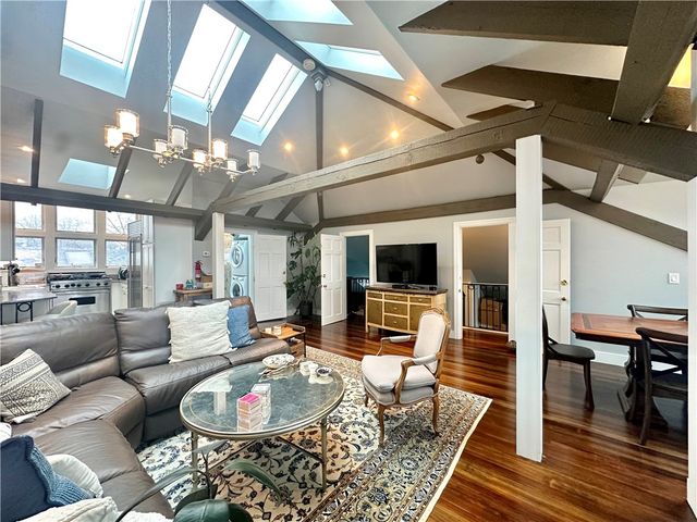 10 Young Street 3, Newport, RI 02840