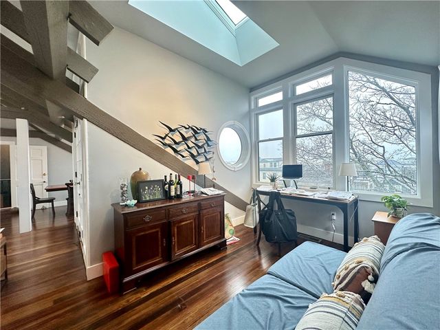 10 Young Street 3, Newport, RI 02840