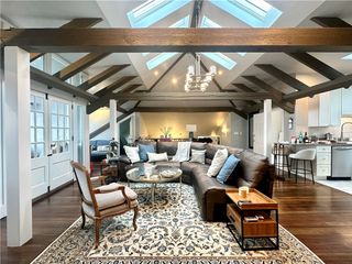 10 Young Street 3, Newport, RI 02840