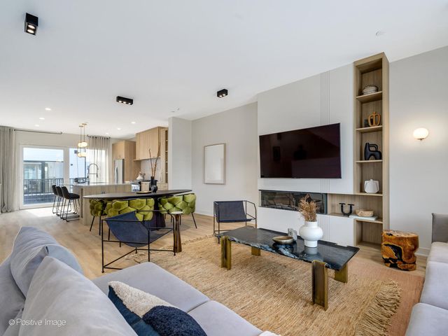 3017 Cottonwood Lane, River Grove, IL 60171