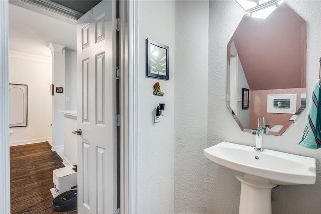 2328 Throckmorton Street, Dallas, TX 75219