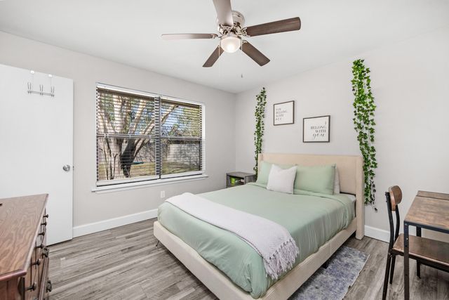 827 Blvd De L Orleans, Mary Esther, FL 32569