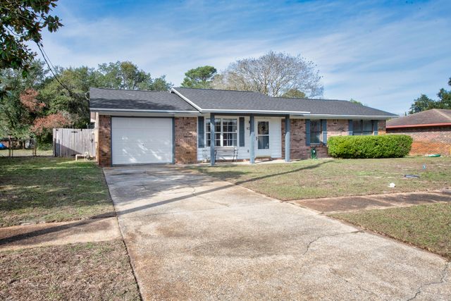 827 Blvd De L Orleans, Mary Esther, FL 32569