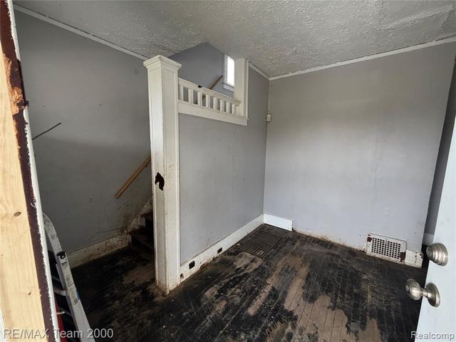 2301 Fullerton Street, Detroit, MI 48238