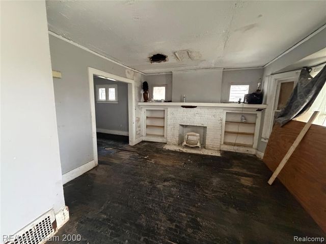 2301 Fullerton Street, Detroit, MI 48238