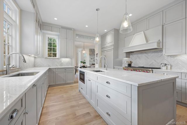 2 Barry Court, Katonah, NY 10536